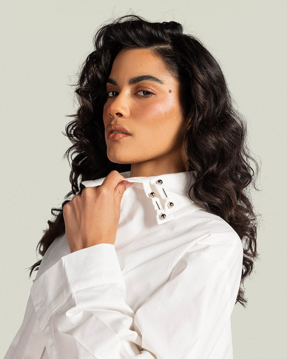 The high-low white shirt
