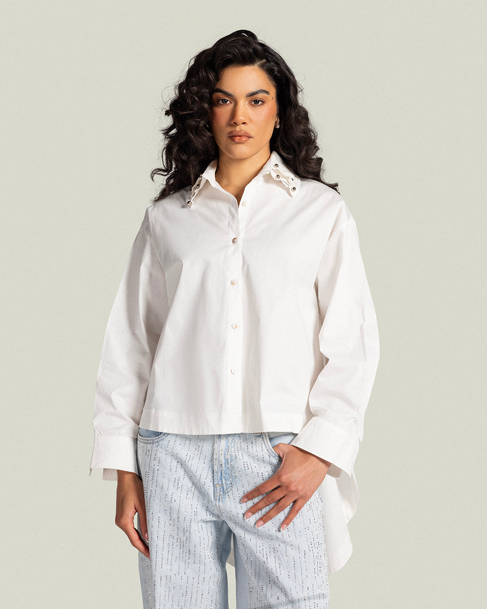 The high-low white shirt