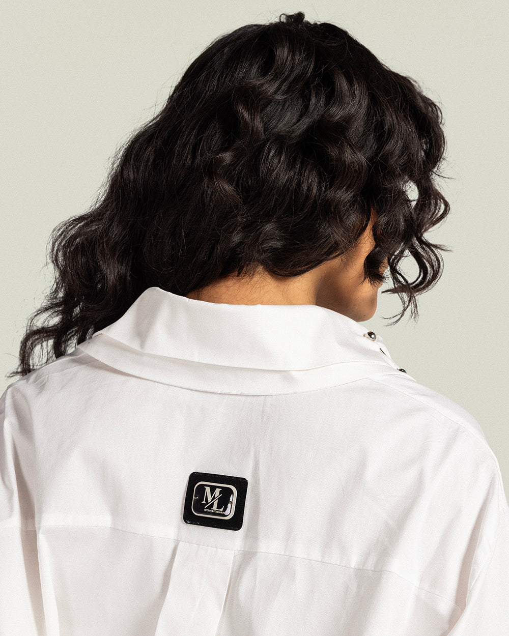 The high-low white shirt