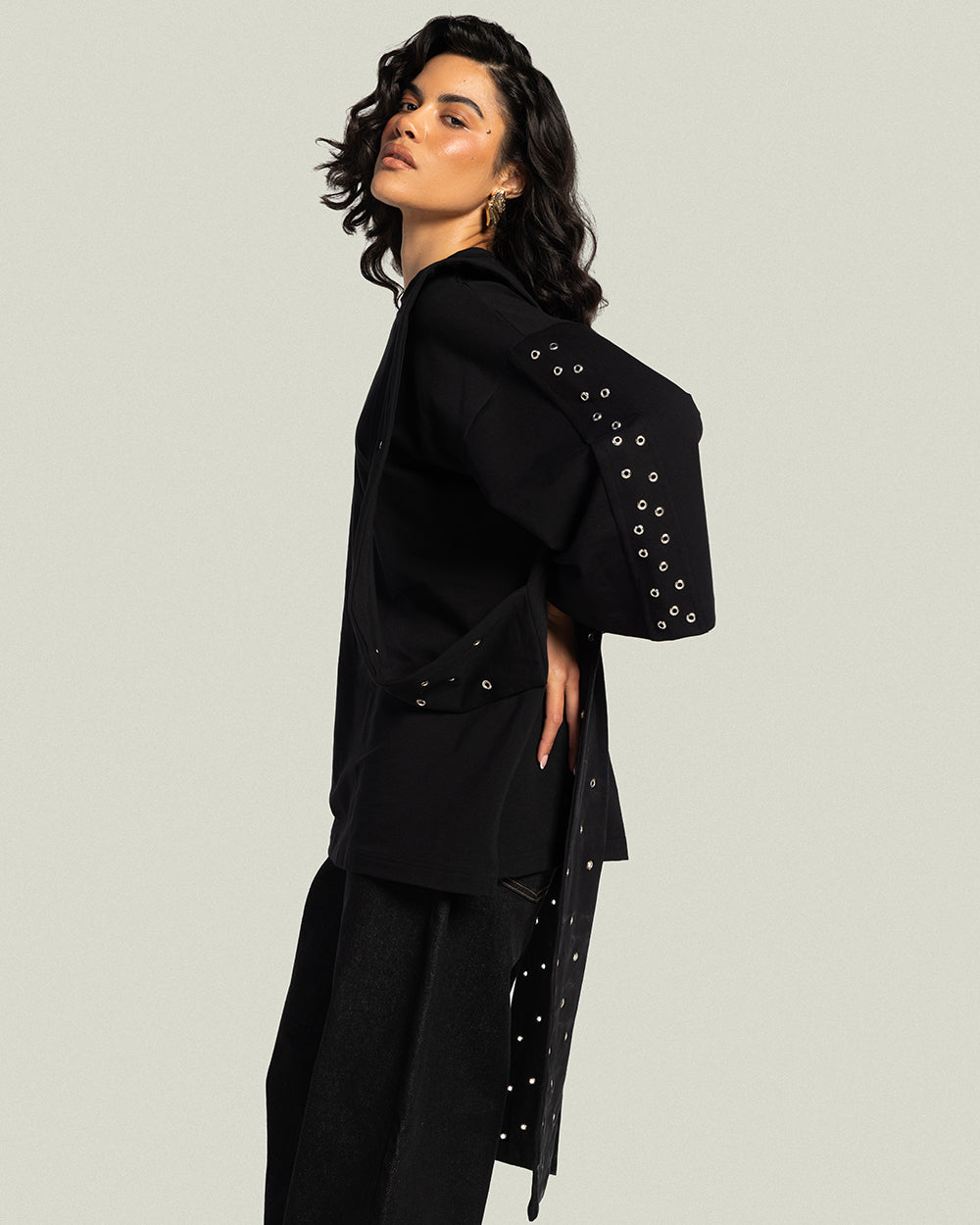 The Multi-Way Eyelets T-shirt - Noir