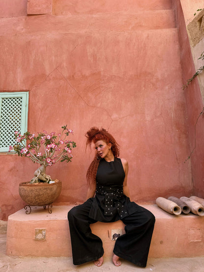 ELENA BLACK - إلينا